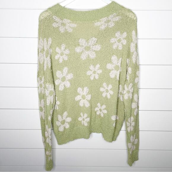 143 Story Daisy Floral Print Loose Knit V-Neck Sweater Green White Size 1X - Picture 7 of 10